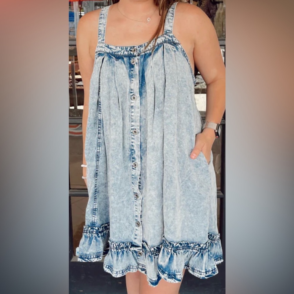 Easel dress ~ size: large